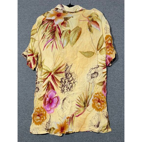 Monroe & Main | Women's Floral Button Down Blouse | Small - Picture 2 of 3